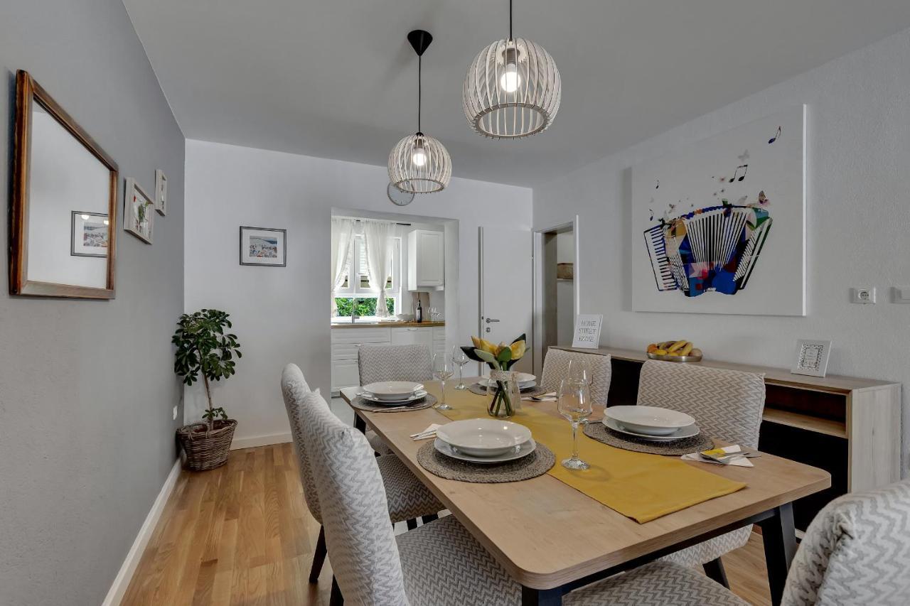 Piano Apartment *