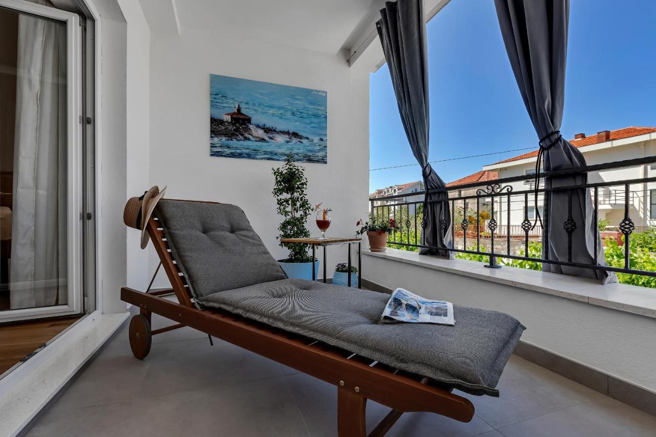 Apartment Piano *